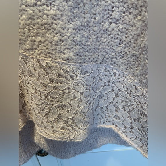 Chico’s Pink Boucle’ Sweater with Lace Trim Size 1 - Picture 7 of 10